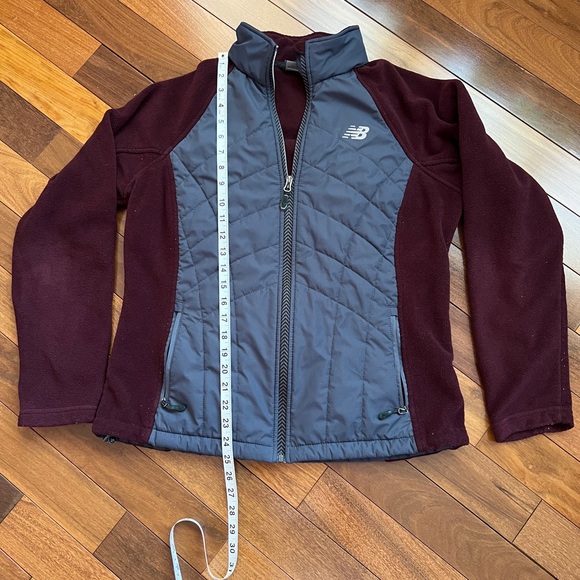 New balance, size large fleece zipper up - Picture 4 of 6
